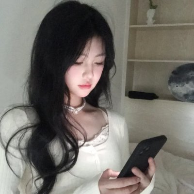 无法触碰的她